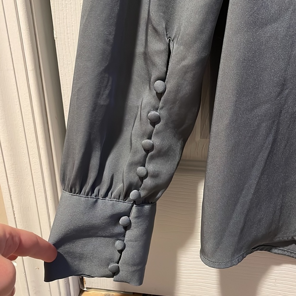 Express Blouse - Picture 2 of 5
